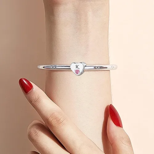 Vista 4 de KunBead Dijes de cuentas con letras iniciales de la A a la Z con forma de corazón rosa, compatibles con pulseras Pandora para mujer
