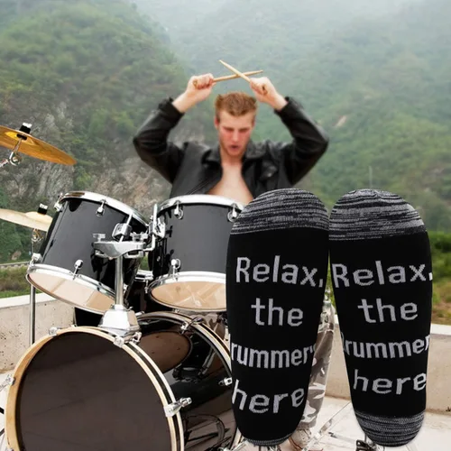 Vista 6 de LEVLO Inspirational Drummer Gift Calcetines para hombre Relajar el baterista Aquí Calcetines para amantes del baterista festivales músicos regalos