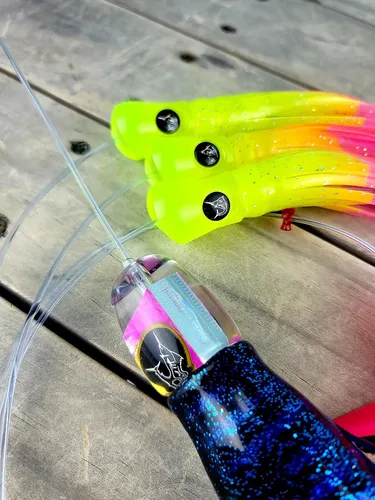 Vista 3 de Lobo Lures # 202 Bigeye - Cadena híbrida de margarita híbrida con diseño de atún de caramelo UV pelágico