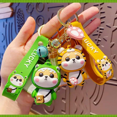 Vista 4 de HSYHERE - Llavero de PVC Shiba Inu para mujer, regalo creativo de Año Nuevo, colgante de animal para llave de coche, llavero de metal