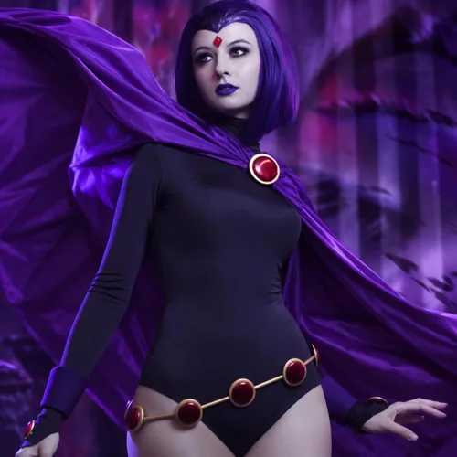 Vista 3 de Disfraz de cuervo para mujer, capa morada con cinturón, disfraz de Halloween, uniforme para niñas