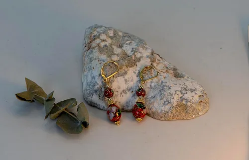 Vista 7 de LTC Designs Aretes de cierre de palanca rellenos de oro de 14 quilates con gotas de cloisonne floral rojo vintage para mujer, aretes unisex