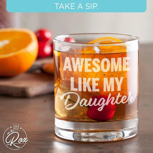 Vista 5 de Regalos de whisky para papá, vaso de whisky grabado "Awesome Like My Daugther" de 11 onzas, regalos del día del padre, regalos de cumpleaños