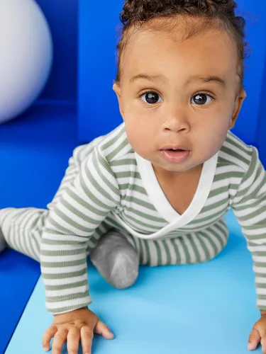 Vista 2 de Simple Joys by Carter's Baby Boys' 4-Pack Textured Pants