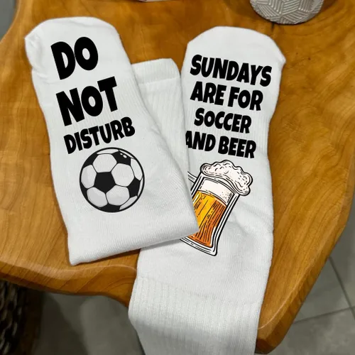 Vista 4 de Sundays Are for Soccer and Beer Socks – Funny Gift for Men and Women – Soccer Fans – Game Day Beer Drink