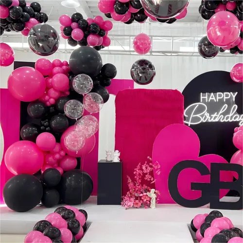 Vista 3 de 136 piezas de kit de arco de globos de color rosa eléctrico y negro con globos transparentes - 18/12/10/5 pulgadas de guirnalda gótica