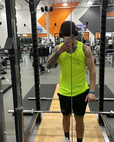 Vista 2 de KAWATA Camisetas sin mangas de neón para hombre, de secado rápido, gimnasio, culturismo, entrenamiento, camisetas sin mangas, camiseta de verano