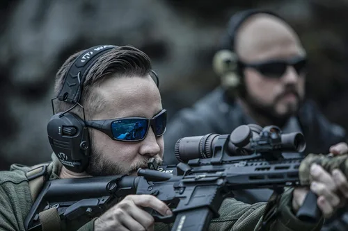Vista 3 de STNGR Ridge Unbreakable Tactical Balistic Outdoor & Shooting Gafas de sol polarizadas para hombres
