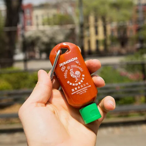 Vista 5 de Llavero de salsa picante Sriracha de 1.7 onzas (puré no incluido)