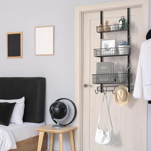 Vista 4 de YBING Organizador Sobre Puerta con Ganchos 3 Niveles Toallero Trasero Cestas de Metal Estantes de Almacenamiento Colgante para Dormitorio Baño Negro