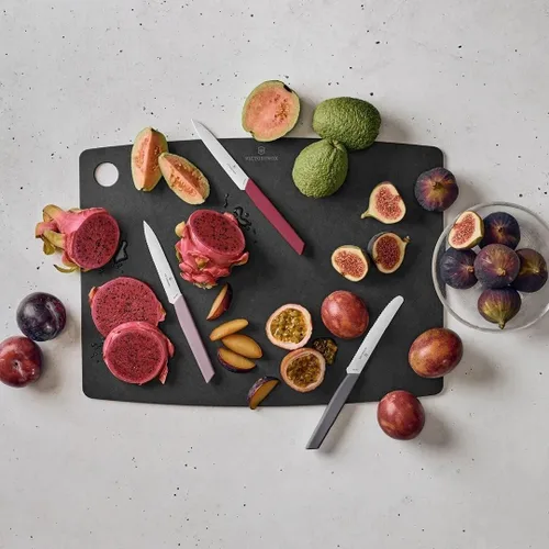 Vista 2 de Victorinox Kitchen Series 7.4122.3 Tabla de cortar, grande, negra, resistente al calor, fabricada en los Estados Unidos