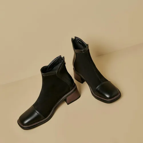 Vista 2 de UniqueStride Botas de tobillo vintage para mujer, punta cuadrada, tacón bajo, botas de moda de gamuza con tacón grueso