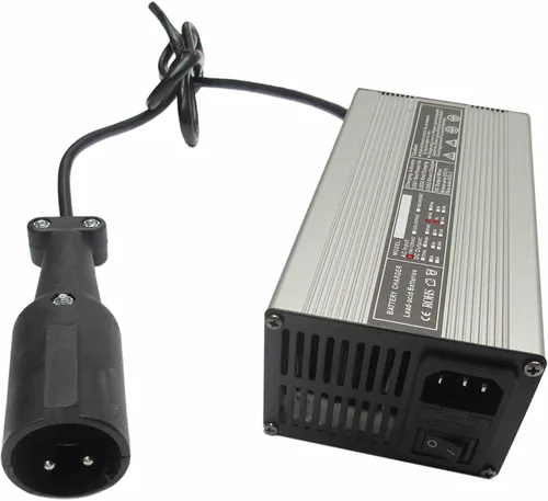 Vista 2 de Club Car 48 Volt Cargador de batería para carrito de golf de 5 amperios - con enchufe de carga de 3 pines