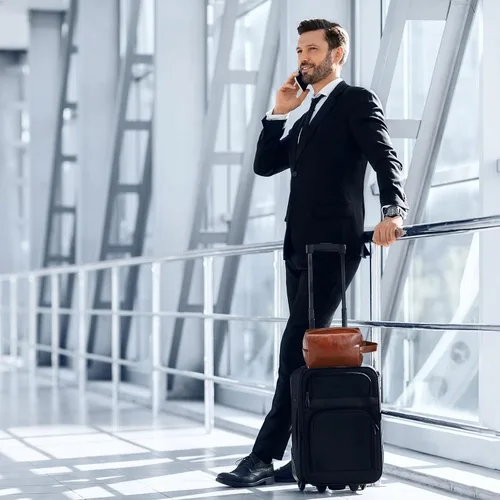 Vista 4 de Hillban 6 piezas de regalo para padrinos de boda, bolsa de aseo de viaje para hombres, juego de regalos de Bestmen, bolsa de aseo de cuero con asa