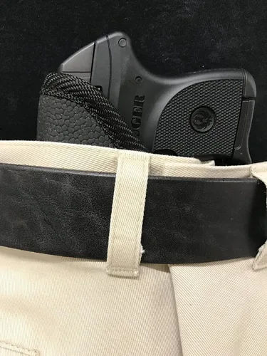 Vista 3 de Protech Outdoors Gripper Gun Holster se adapta a Smith & Wesson Bodyguard 380 con láser
