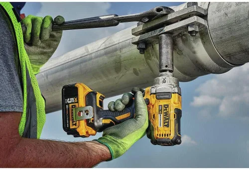 Vista 6 de DEWALT Kit de llave de impacto 20V MAX* XR, yunque de anillo de cerdo, 1/2 pulgada (DCF894HP2)
