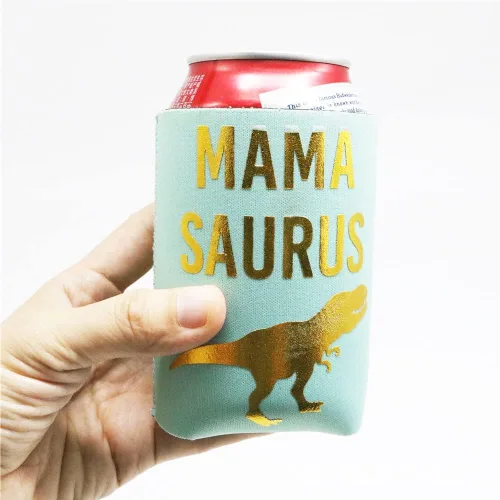 Vista 4 de Enfriador de latas de boda personalizado, mangas enfriadoras de latas de cerveza personalizadas para aniversario, regalo de cumpleaños, recuerdo