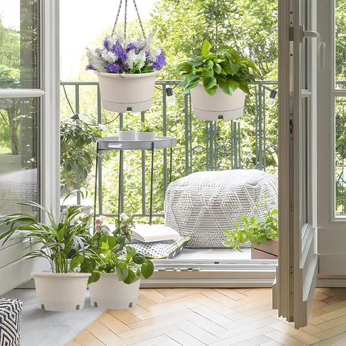 Vista 4 de Macetas colgantes de 10 pulgadas para plantas de interior, paquete de 4 cestas colgantes de plástico con bandejas extraíbles y cadena de 15.7