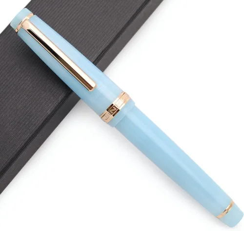 Vista 30 de Pluma estilográfica JINHAO 82 con clip dorado (plumín F 0.5mm, verde aguacate)