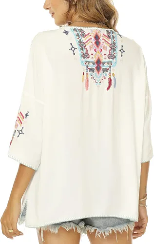 Vista 6 de Vakakado Blusas bordadas mexicanas bohemias para mujer, camisas tradicionales bohemias campesinas de manga 34, ropa hippie, blusa tipo túnica