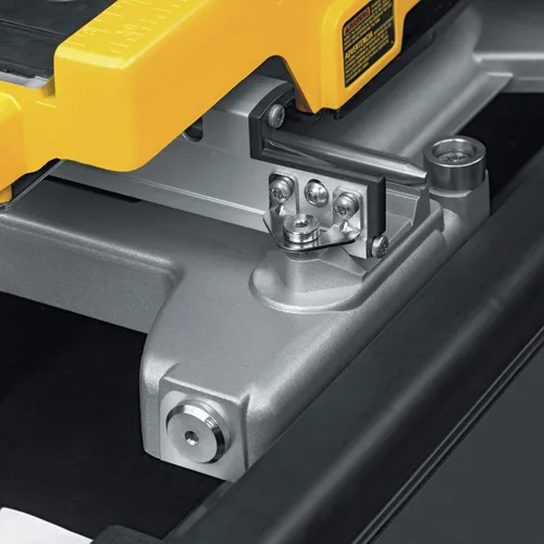 Vista 11 de DEWALT Sierra para baldosas húmedas con soporte, 10 pulgadas, con cable (D24000S)