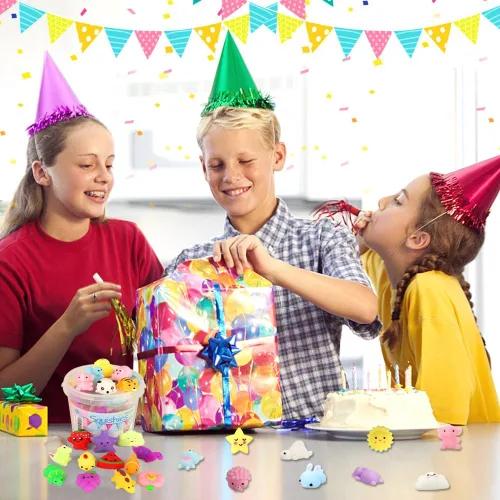 Vista 9 de KINGYAO Squishies juguete blando 24 piezas, recuerdos de fiesta para niños, juguete blando Mochi, juguete moji para niños, mini juguetes Kawaii