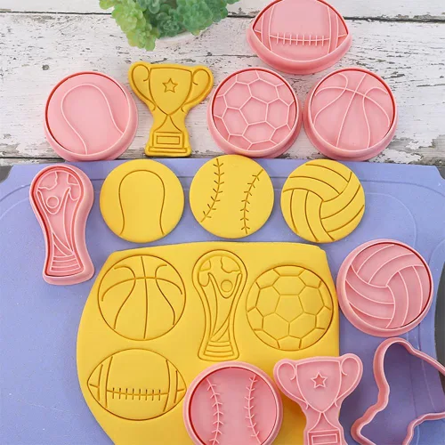 Vista 4 de Juego de cortadores de galletas con forma de bola, 8 piezas de fútbol 3D, baloncesto, béisbol, voleibol, fútbol, tenis, cortadores de galletas