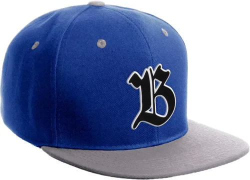 Vista 1702 de Daxton Gorra clásica con visera de billete plano con letras del alfabeto inglés antiguo de la A a la Z