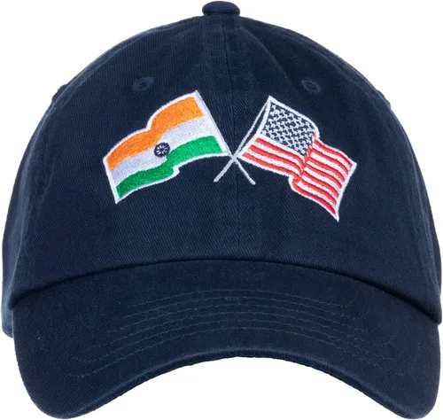 Vista 2 de Ann Arbor T-shirt Co. Bandera de las Naciones de la Amistad Americana - Sombrero de papá de perfil bajo para hombres y mujeres