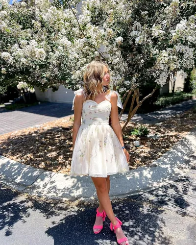 Vista 2 de Fivsole Vestido corto con bordado de flores para adolescentes, vestido de tul con tirantes delgados, mini formal, cóctel, fiesta de noche, vestidos