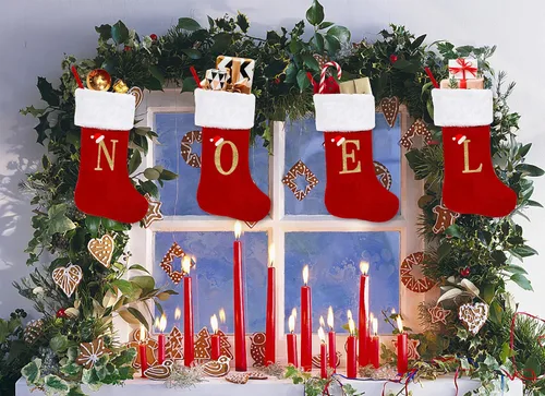 Vista 5 de ALIBBON Medias de Navidad con monograma de 20 pulgadas con iniciales, medias grandes de terciopelo rojo con puño de felpa blanca súper suave, medias