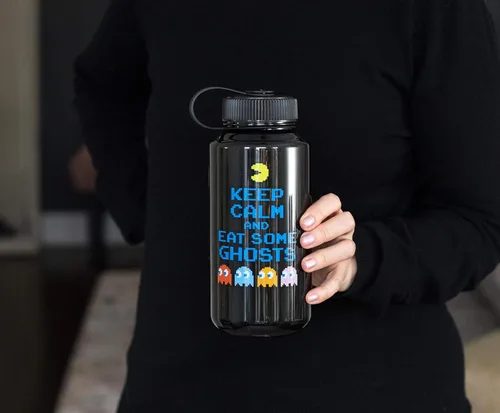 Vista 2 de JUST FUNKY Pac-Man Keep Calm And Eat Some Ghosts - Botella de agua de plástico grande sin BPA con tapa superior de rosca, hidratación para deportes