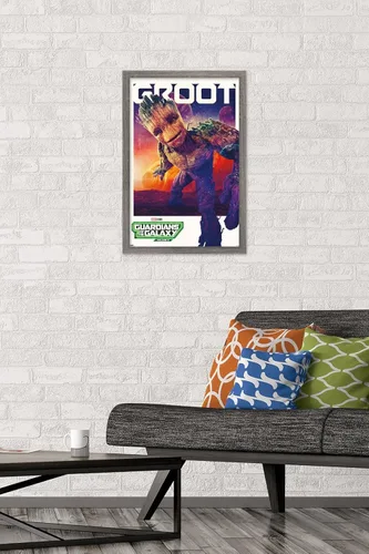Vista 2 de Trends International Marvel Guardianes de la Galaxia Vol. 3 - Póster de pared Groot One Sheet 22.4L x 14.7W, versión enmarcada de madera de granero