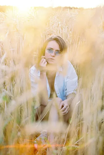 Vista 59 de FEISEDY Gafas de sol de diseñador de moda Retro pequeños pétalos forma arco templo diseño B2298