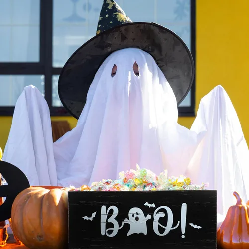 Vista 4 de Sintuff Cuenco de madera para dulces de Halloween, divertido plato de dulces para dulce o truco, soporte grande para servir de Halloween, cuenco