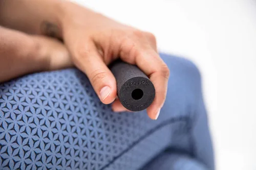Vista 3 de BLACKROLL - Rodillo de microespuma, pequeña herramienta de masaje de tejido profundo para pies, manos y brazos, uso para viajes, ejercicio