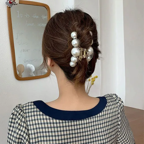 Vista 4 de Pinzas grandes de perlas para el cabello para una sujeción fuerte, pinzas antideslizantes de color champán para cabello grueso y fino, moda diaria