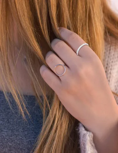 Vista 3 de RLMOON Anillo de plata de ley 925 para mujeres y hombres, apilable, apilable, chapado en oro blanco, anillo de compromiso, ajuste cómodo, 0.039