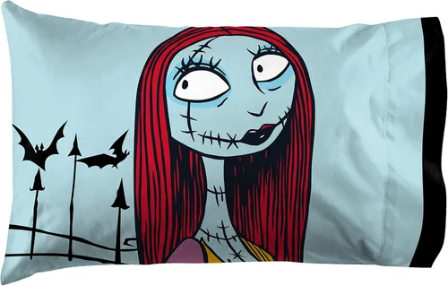 Vista 2 de Jay Franco Nightmare Before Christmas Together - Juego de 1 funda de almohada – Ropa de cama infantil súper suave de doble cara (producto oficial)