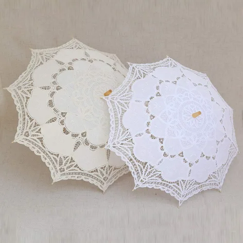 Vista 6 de Sombrilla de encaje para boda de algodón blanco con mango de madera para decoración