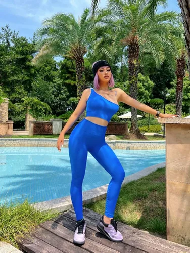 Vista 3 de OQQ Conjuntos de entrenamiento de 4 piezas para mujer leggings acanalados de cintura alta con 3 piezas con brasier deportivo