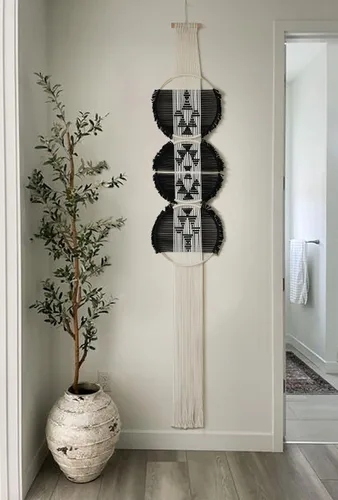 Vista 3 de Flber Macramé para colgar en la pared en blanco y negro, decoración de pared estilo Boho, arte de pared para sala de estar, decoración geométrica