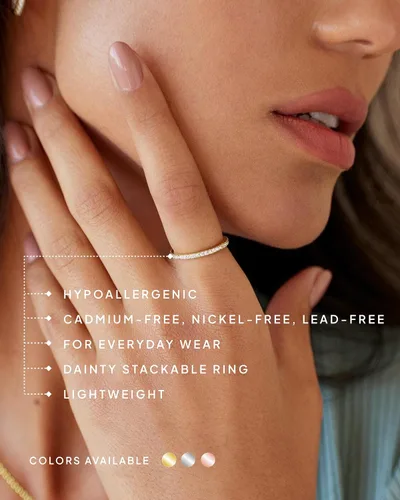 Vista 4 de PAVOI - Anillo apilable de plata de ley 925 chapado en oro de 14 quilates con diamantes de imitación de circonia cúbica para mujer