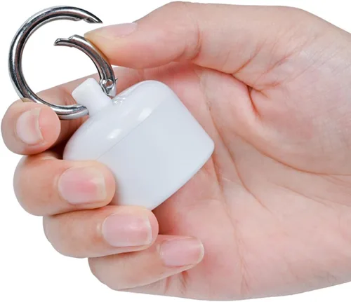 Vista 4 de 1 llavero de joyería de viaje, color blanco, caja de joyería pequeña, portátil, con gancho, organizador de anillos ligero e impermeable