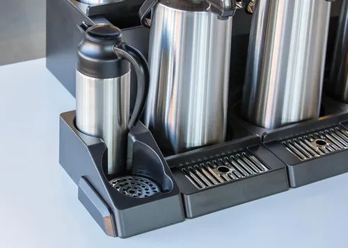 Vista 7 de Service Ideas APD2BL - Estante modular para 2 Airpots con bandeja de condimentos, plástico, negro.. APD2BL in Black Plastic