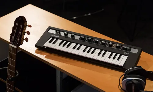 Vista 5 de Yamaha Reface CP Piano eléctrico portátil y motor de sonido de teclado vintage