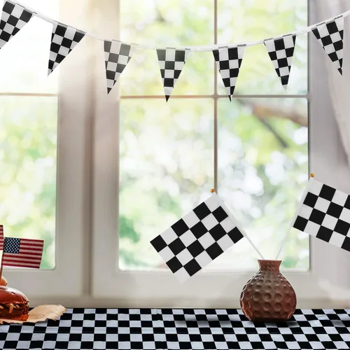 Vista 5 de Boao 13 piezas de decoraciones de fiesta a cuadros, 10 paquetes de banderas de carreras a cuadros en blanco y negro de 32 pies, 2 paquetes de fundas
