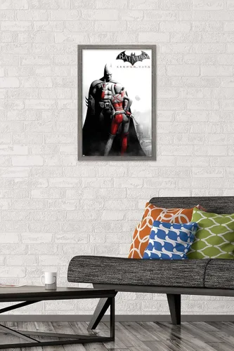 Vista 2 de Trends International DC Comics VIdeo Game - Póster de pared de Arkham City, arte clave, 14.725 x 22.375 pulgadas, versión enmarcada de madera