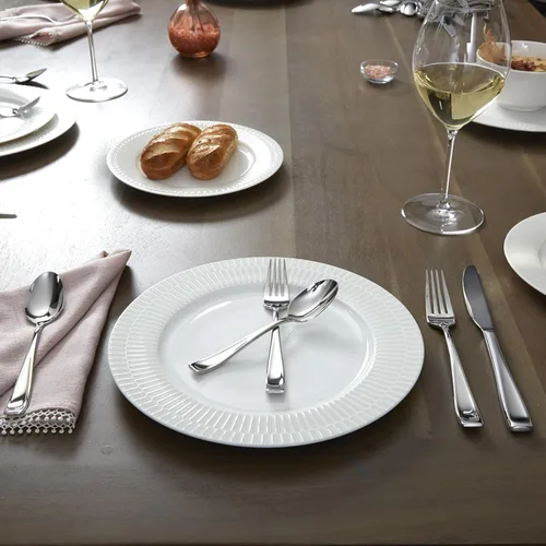 Vista 10 de Oneida Moda Champagne Satin 20-Piece Silverware Set for 4, Flatware