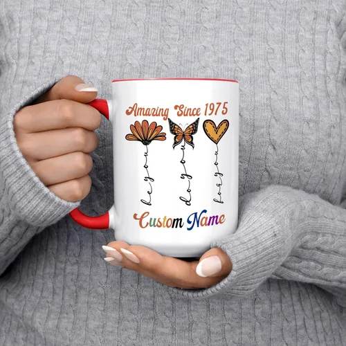 Vista 6 de Regalo personalizado de cumpleaños 48 para ella, mujeres, mamá, hermana, mejor amiga, abuela, taza de mariposa con nombre personalizado, taza
